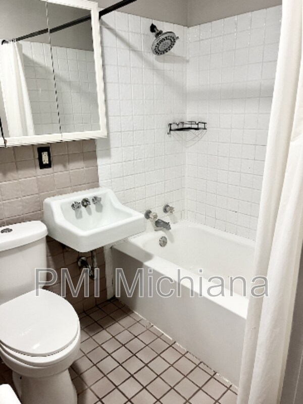 Building Photo - 3407 Kent Ln