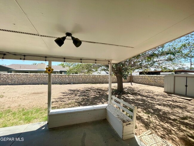 Building Photo - 9004 Lait Dr
