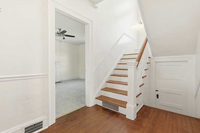 Building Photo - 1 Fox Hill Dr