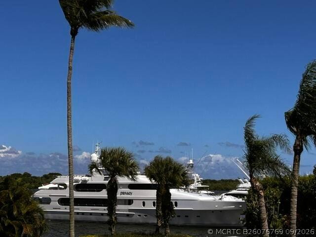Building Photo - 108 Lakeshore Dr