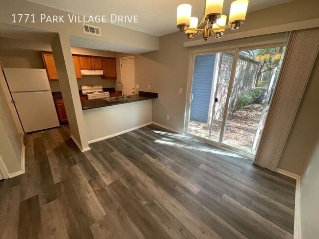 Building Photo - 1771 Park Village Dr