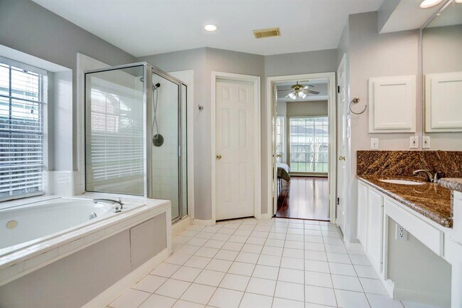 Building Photo - 4415 Oak Valley Dr