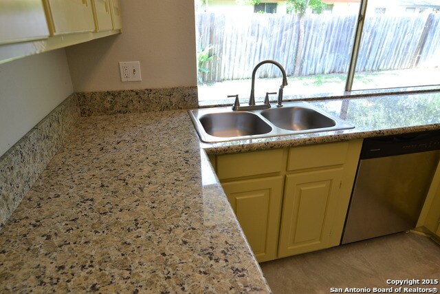 Building Photo - 6611 Woodford-