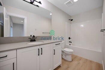 Building Photo - 4 BED & 3.5 SINGLE FAMILY HOUSE FOR RENT