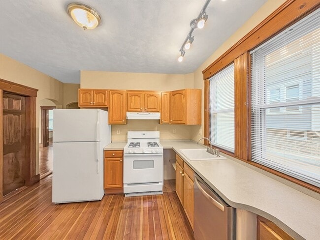 Building Photo - 45 Montvale St