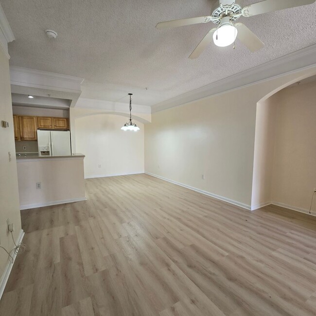Building Photo - 1 Bedroom Condo for RENT