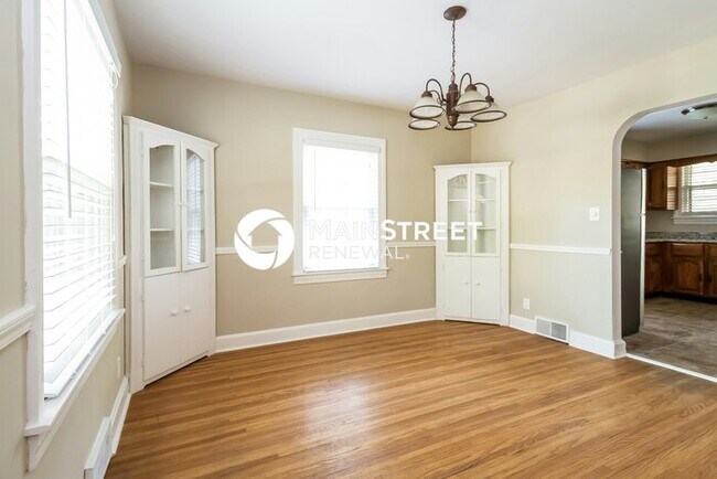 Building Photo - 3 Bedroom Pet-Friendly Home in Louisville,...