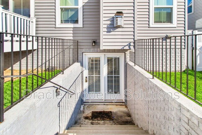 Building Photo - 2305 Wadlow Ln