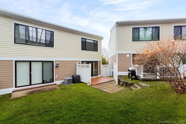 Building Photo - 13 Lawson Ln