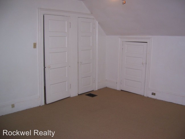 Building Photo - 5603 Fair Oaks St