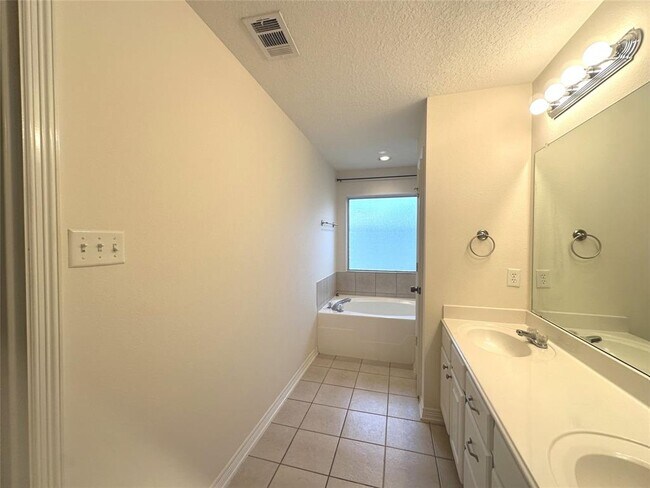 Building Photo - 5611 Eagle Sky Blvd