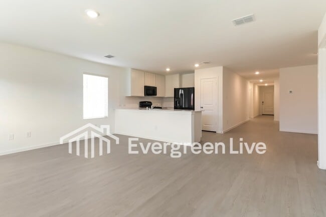 Building Photo - 6724 Haines Dr