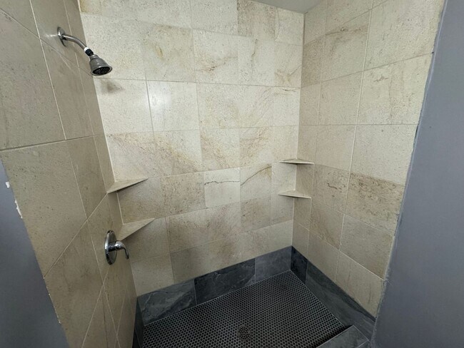 Building Photo - 1 Bedroom - 1 Bath -  Plus Office - 795 Sq. Ft. - Duplex - Chandler