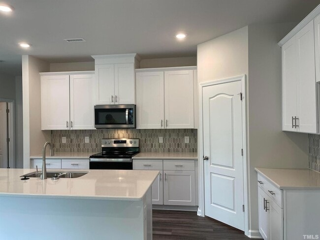 Building Photo - 101 Joneshaven Dr