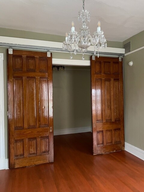 Building Photo - 1004 Scott St