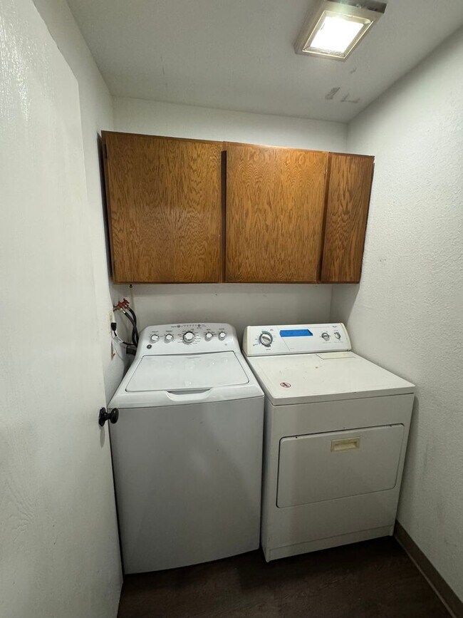 Building Photo - 8101 E 16th Ave