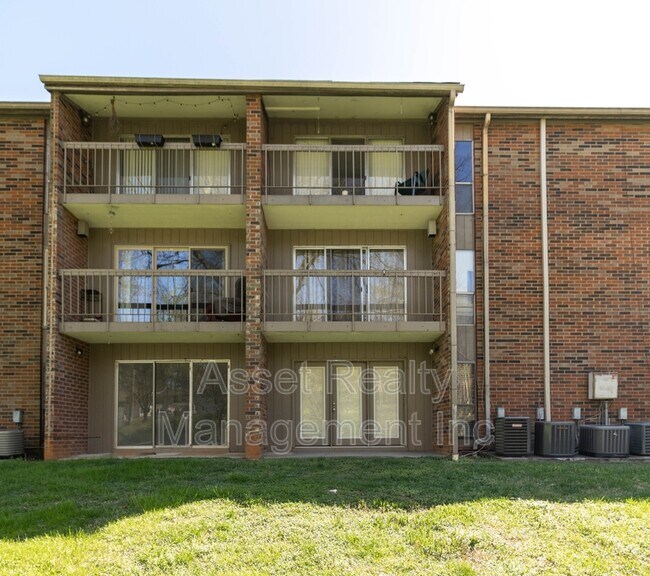 Building Photo - 431 Canberra Dr