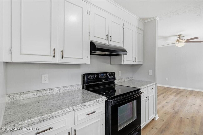 Building Photo - 104 Park Trail