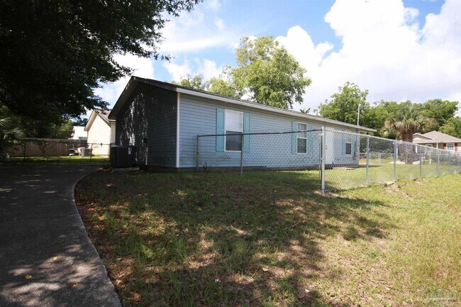 Building Photo - 624 N G St