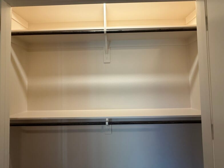 Building Photo - 104 Kirkland St