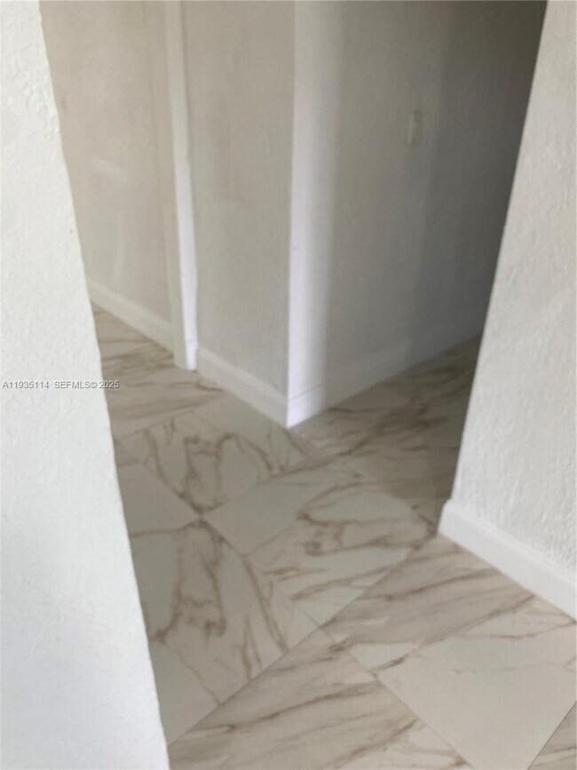 Building Photo - 2122 NW 5th St