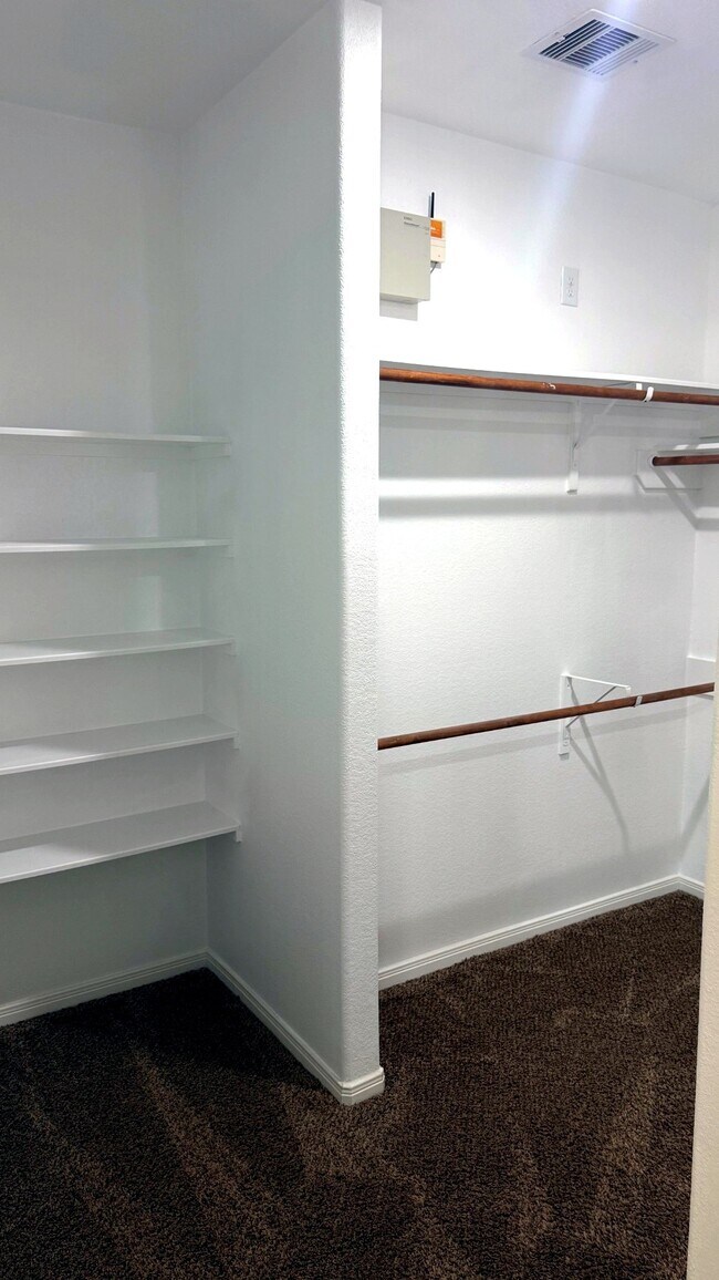 Building Photo - 5318 Claymore Meadow Ln