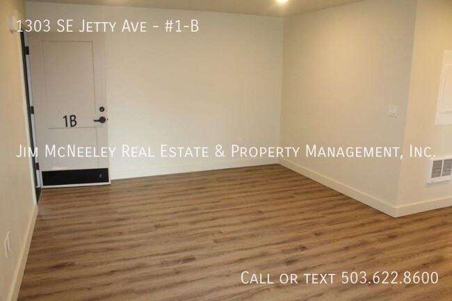 Building Photo - Lower level 2 bed/ 1 bath with 1 Assigned ...