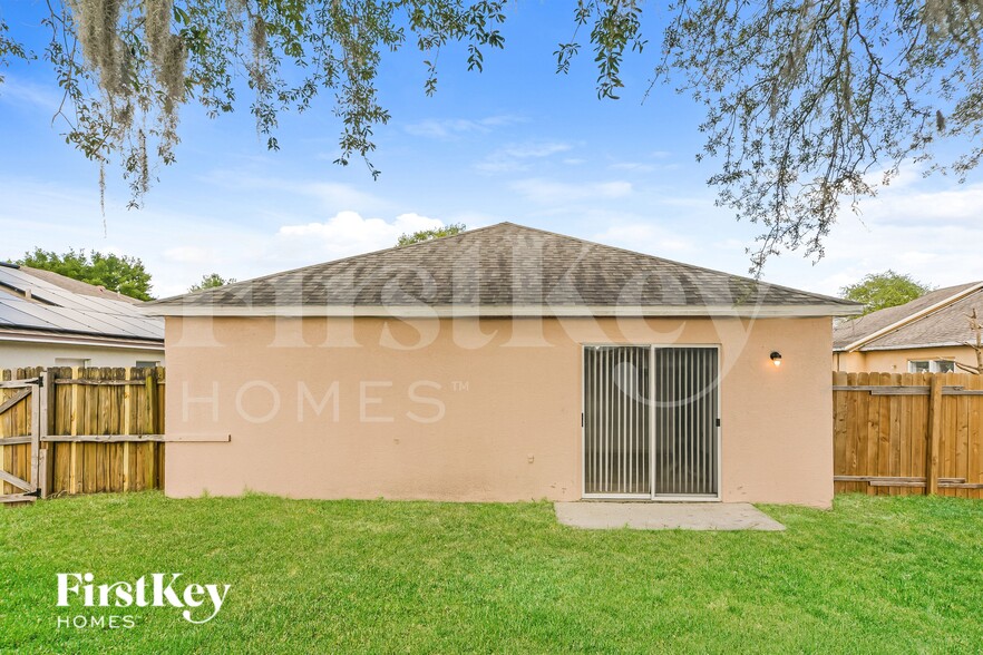 Building Photo - 440 Breezeway Dr