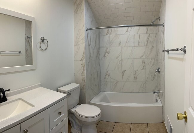 Building Photo - 415 Grant Ave