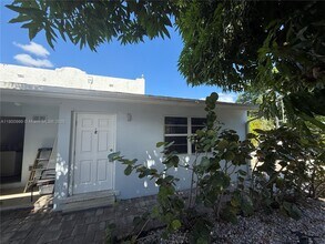 Building Photo - 624 N J St