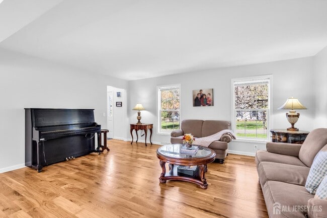 Building Photo - 108 Miller Ave