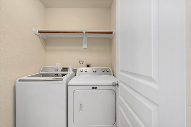 Building Photo - 1323 Pease River Ln