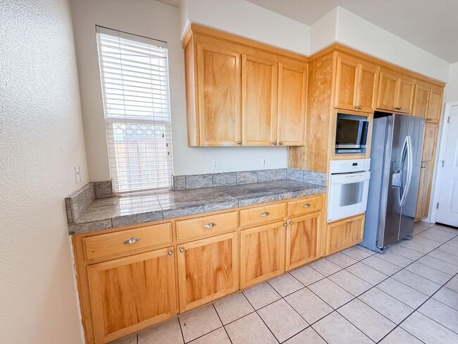 Building Photo - Spacious Milpitas 3 Bedroom 2 Bath Home