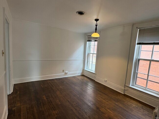Building Photo - 511 W Wayne St