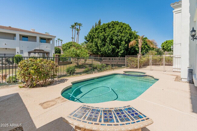 Building Photo - 5820 W Del Lago Cir