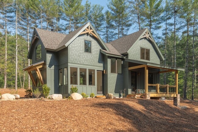 Building Photo - Stunning House w/ Amenities to Camp Lake J...