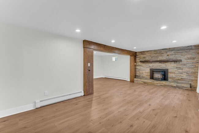 Building Photo - Holiday Ranchettes in Park Meadows