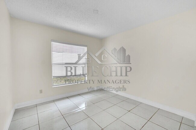 Building Photo - 5322 Jade St