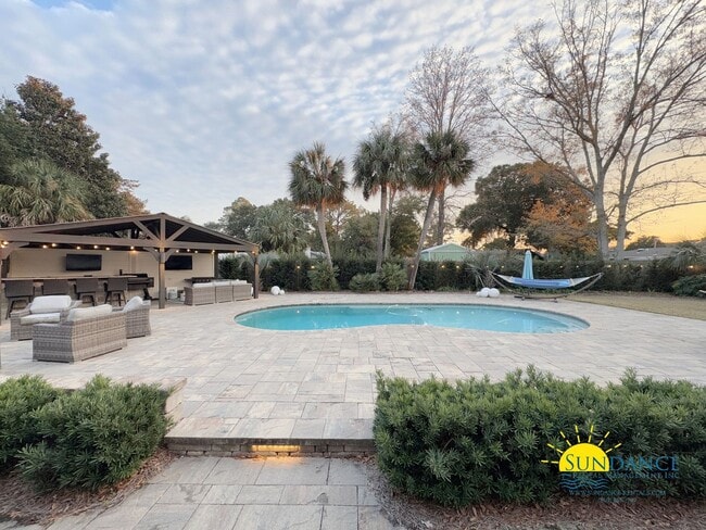 Building Photo - Exquisite Designer Home in Central Fort Walton Beach