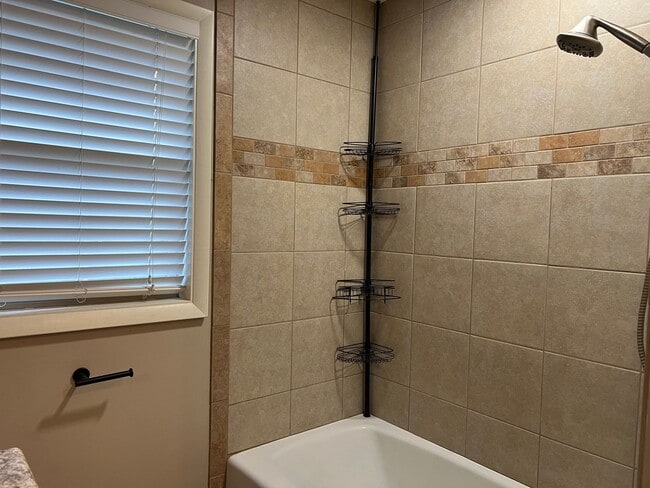 Building Photo - Gorgeous 2 bedroom 2 bath in Enterprise, AL