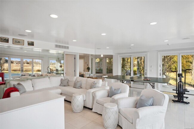Building Photo - 145 Olivers Cove Ln