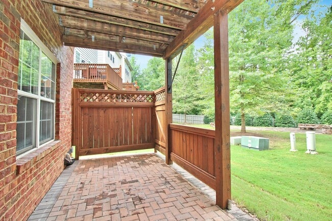 Building Photo - Townhome in South Park for Rent!