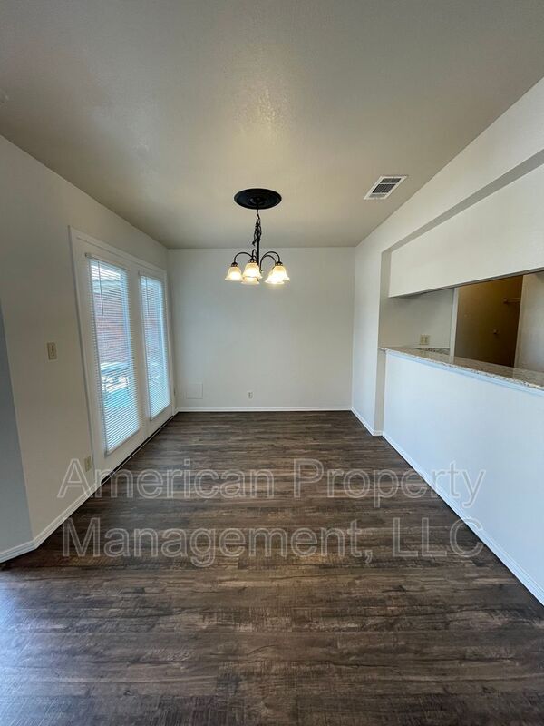 Building Photo - 13140 E 44th St