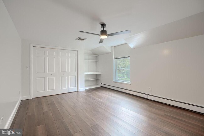 Building Photo - 1703 Roland Ave
