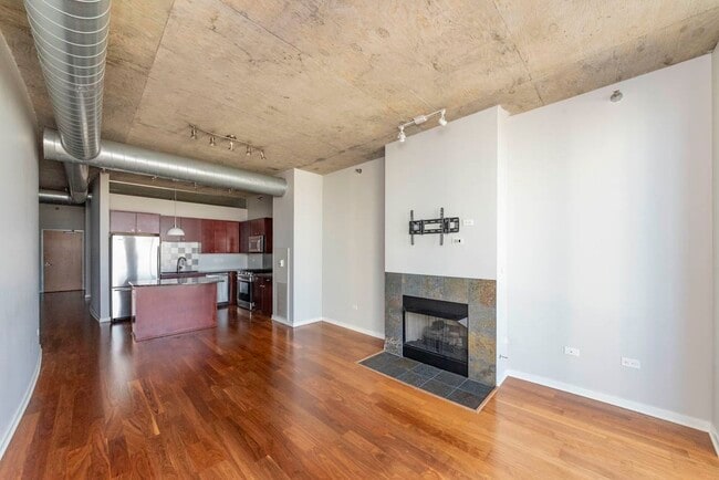 Building Photo - 700 N Larrabee St