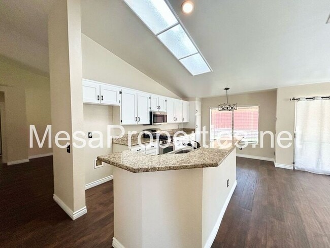 Building Photo - 16481 Silica Dr