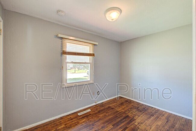 Building Photo - 321 Patrician Dr