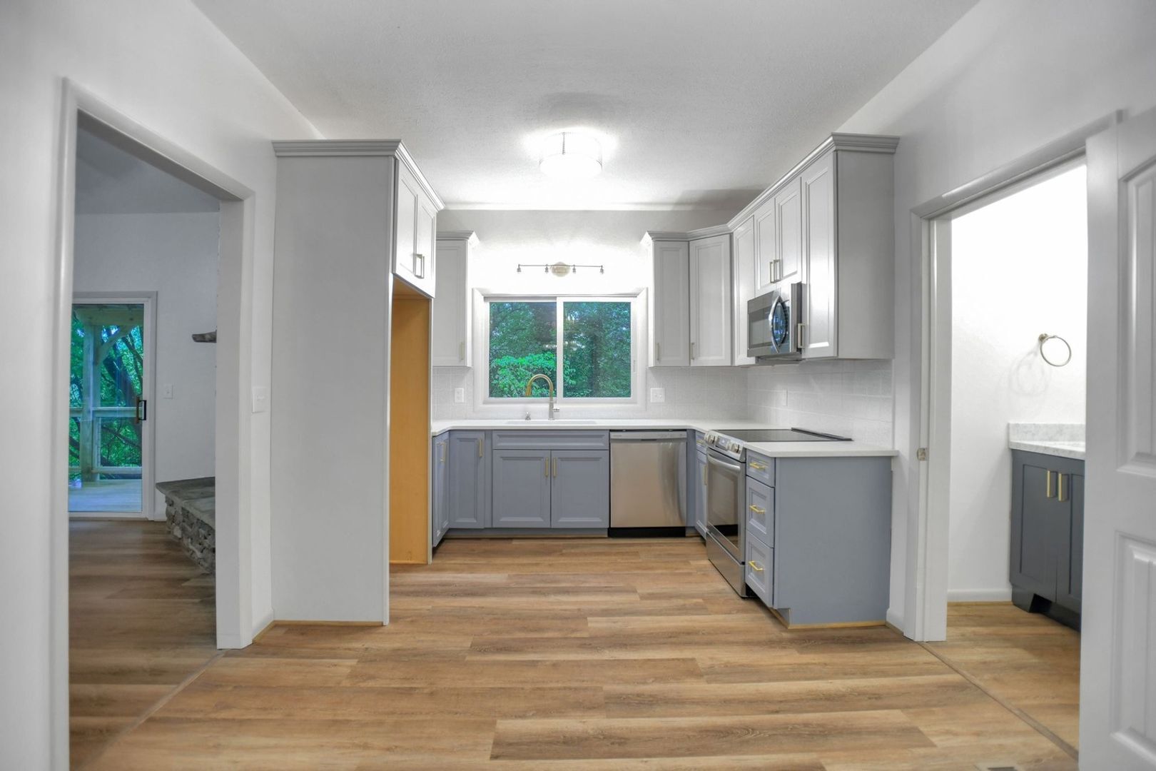 Building Photo - 235 Fox Trot Ln