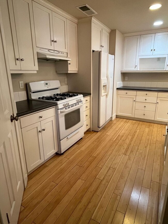 Building Photo - 2477 Switzerland Ln