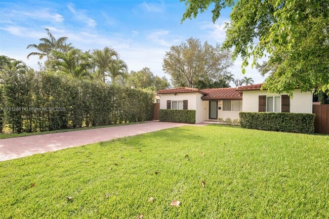 Building Photo - 5775 SW 28th St
